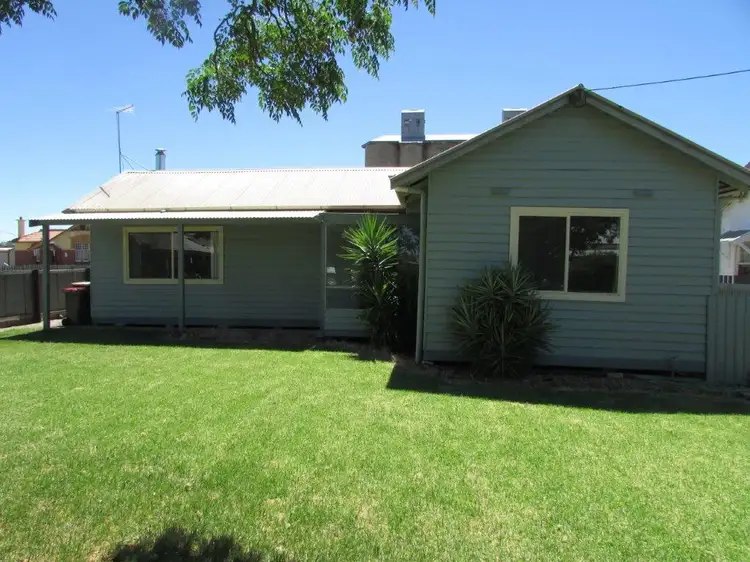 21 WALKER STREET, Donald VIC 3480