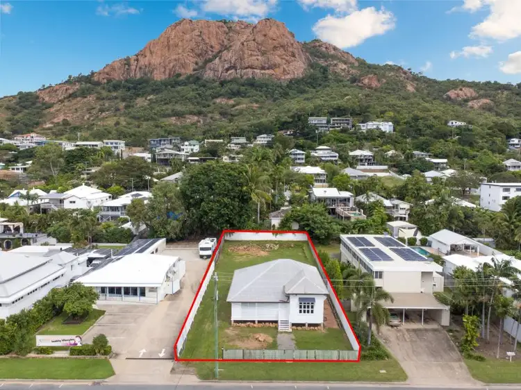 30 Paxton Street, North Ward QLD 4810