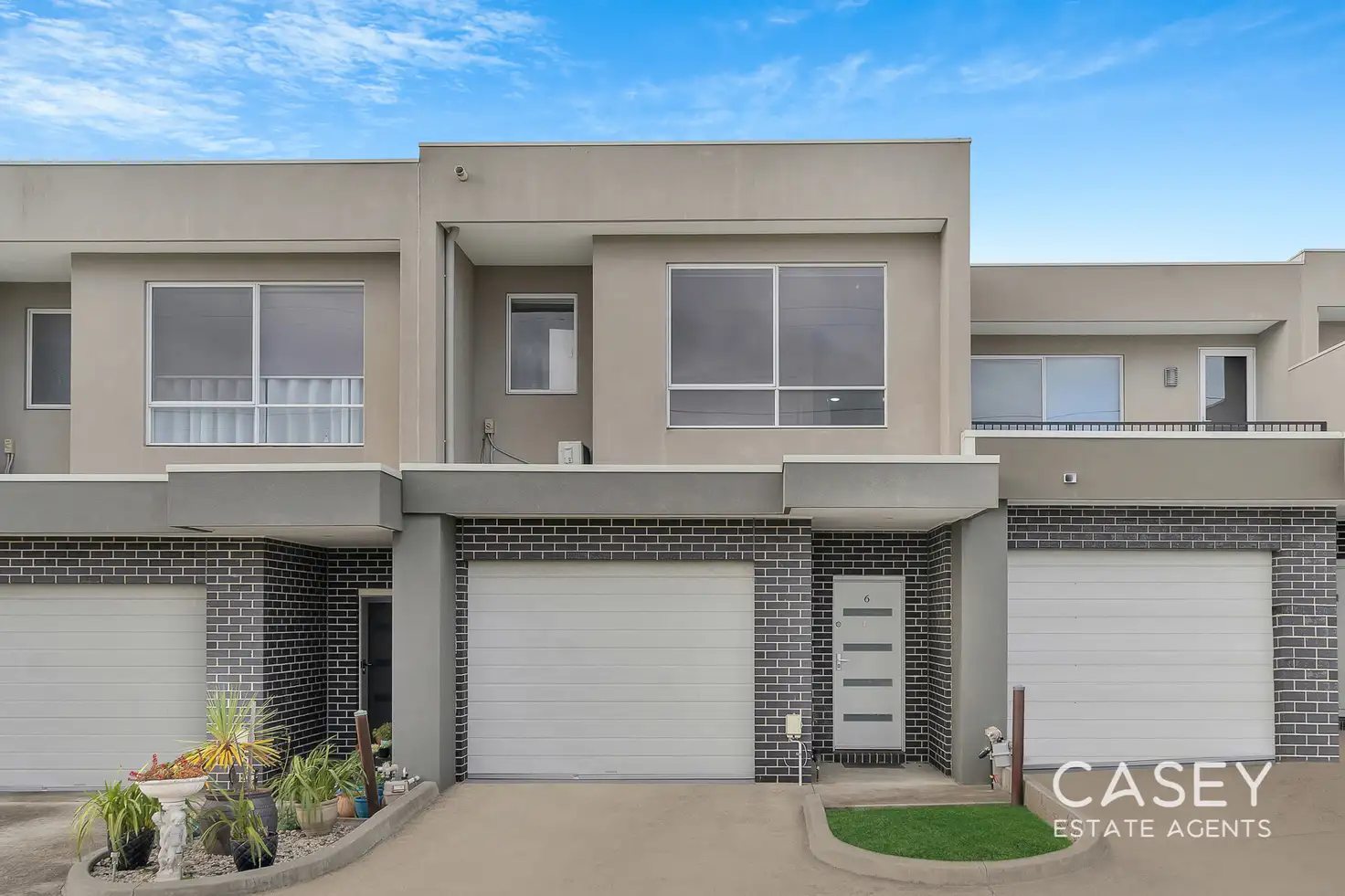 Main view of Homely house listing, 6/14-15 Hazelmere Avenue, Cranbourne West VIC 3977