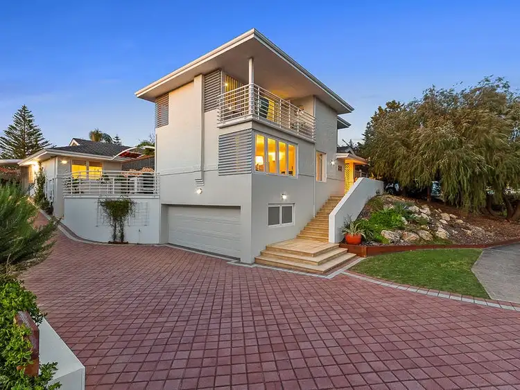 22 Broadbeach Boulevard, Hillarys WA 6025