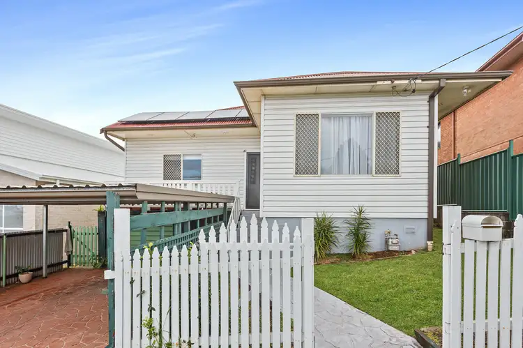6 Hill Street, Mount Saint Thomas NSW 2500