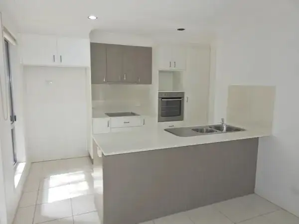 Fourth view of Homely semi-detached listing, 3/18 MAKYBE DIVA DRIVE, Ooralea QLD 4740