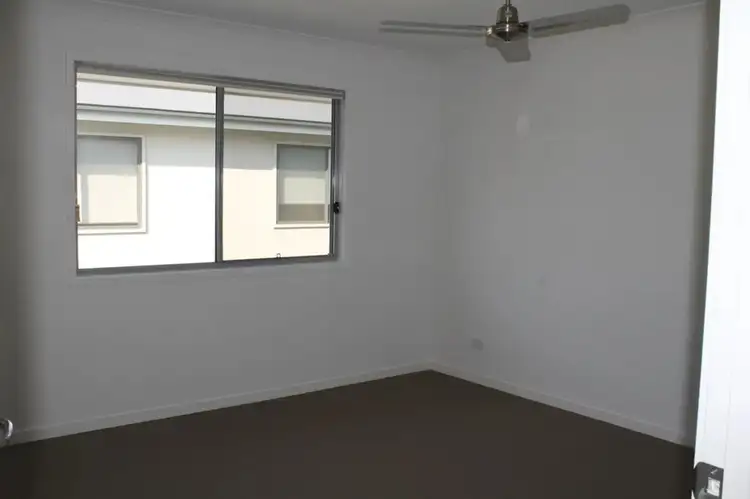 Sixth view of Homely semi-detached listing, 3/18 MAKYBE DIVA DRIVE, Ooralea QLD 4740