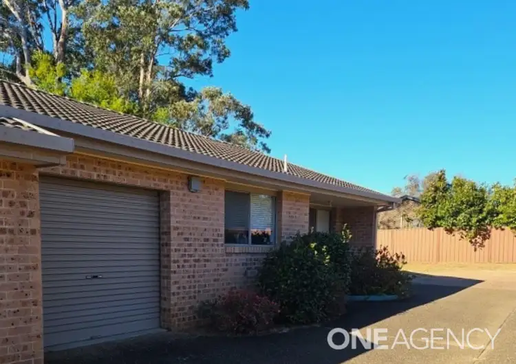 4/6 Carisbrooke Close, Bomaderry NSW 2541