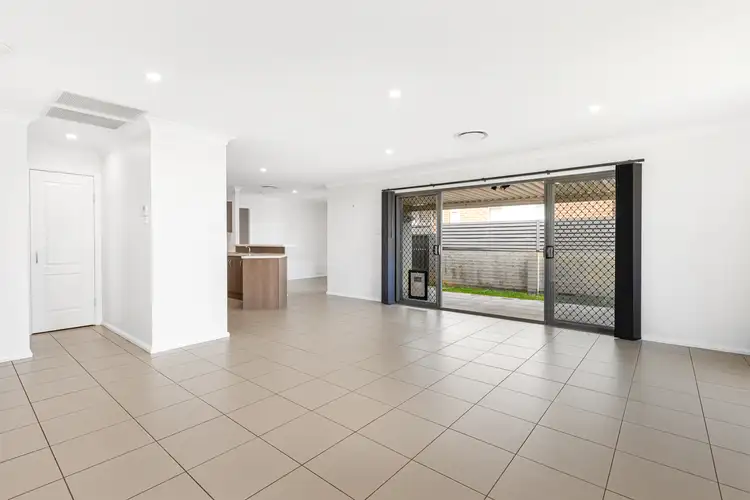 Sixth view of Homely house listing, 2/32 Crawford Avenue, Tenambit NSW 2323