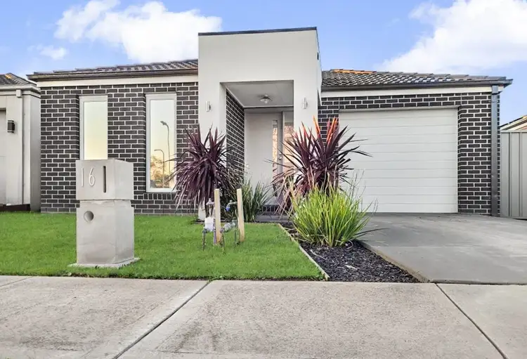 Main view of Homely house listing, 16 Yellow Robin Circuit, Cranbourne East VIC 3977