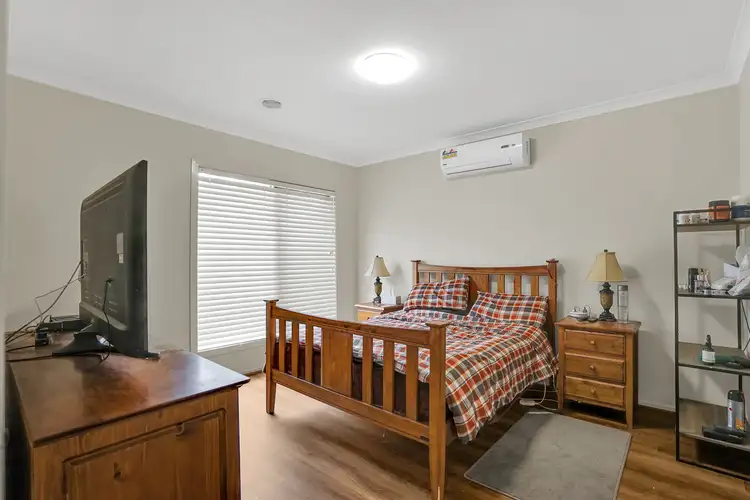 Fifth view of Homely house listing, 28 Miniata Way, Manor Lakes VIC 3024