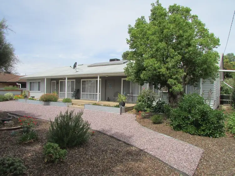 10 HAMMILL STREET, Donald VIC 3480