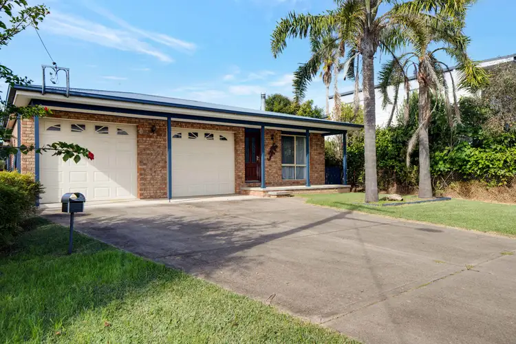 32 Deakin Parade, Tomakin NSW 2537