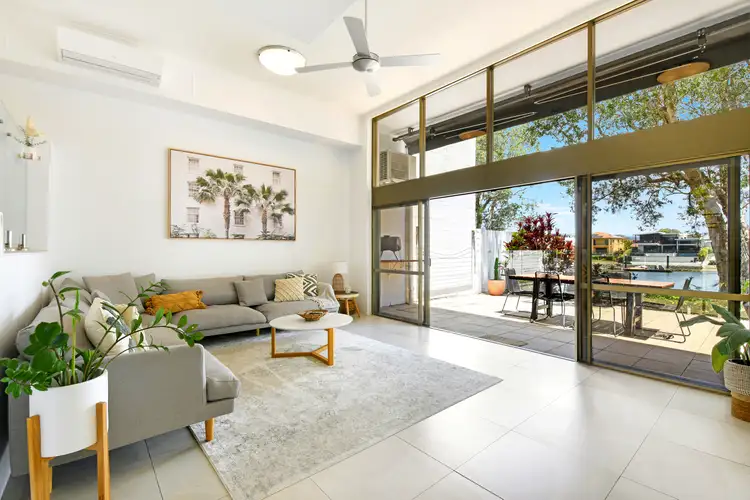 33/7 Campbell Street, Bundall QLD 4217