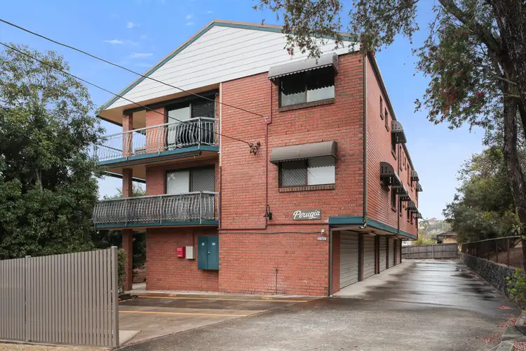 Main view of Homely unit listing, 2/62 Wellington Street, Coorparoo QLD 4151