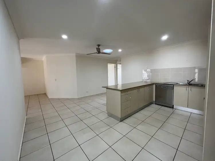 2/8 Galleon Circuit, Bucasia QLD 4750