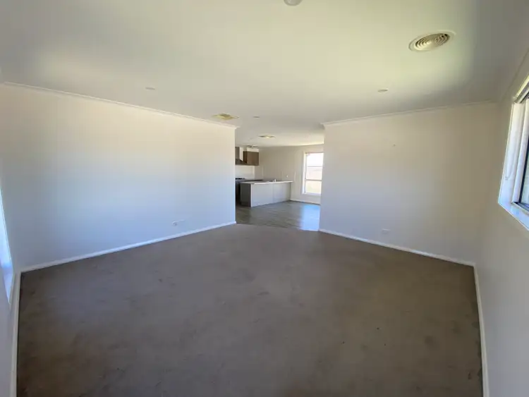 Fifth view of Homely house listing, 46 Ruthven Circuit, Wodonga VIC 3690