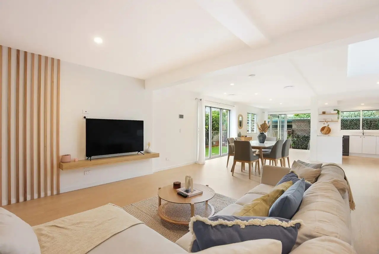 Main view of Homely townhouse listing, 2/8 Wave Street, Mermaid Beach QLD 4218