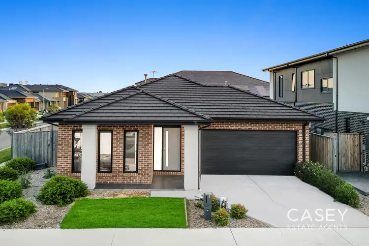 9 Trojan Crescent, Clyde North VIC 3978