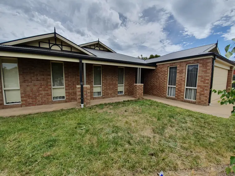 12 SUNLINE COURT, Ballan VIC 3342
