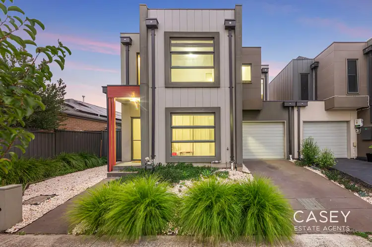 2A Easter Way, Cranbourne East VIC 3977