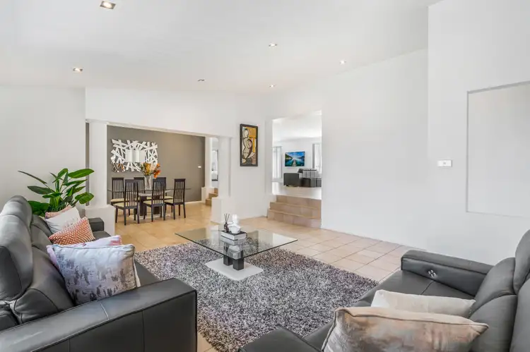 Sixth view of Homely house listing, 2 Redpa Close, West Hoxton NSW 2171