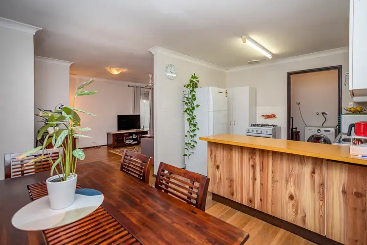 Sixth view of Homely house listing, 10 Felicia Place, Camillo WA 6111