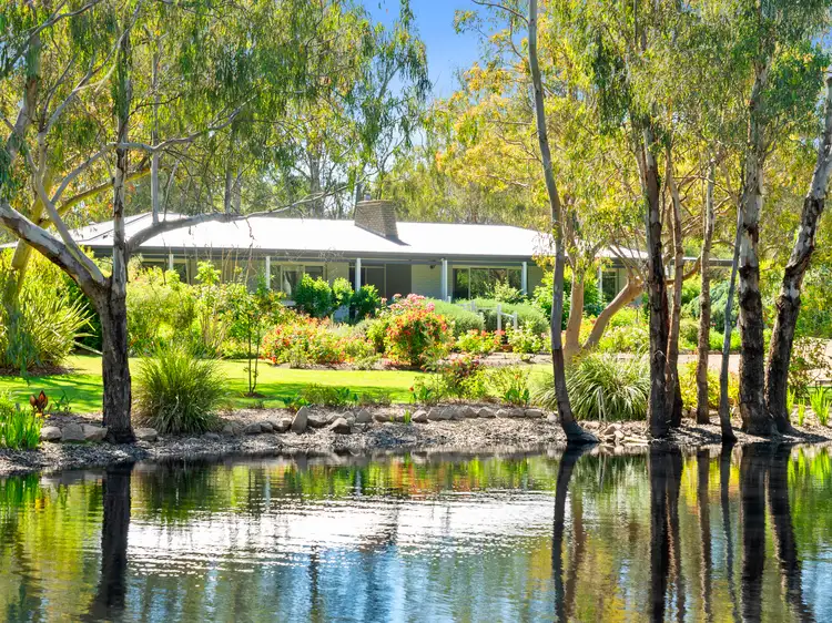 7078 Goulburn Valley Highway, Koonoomoo VIC 3644