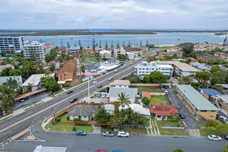 24 Brisbane Road, Labrador QLD 4215