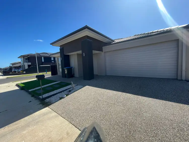 17 Mendocino Crescent, Tarneit VIC 3029