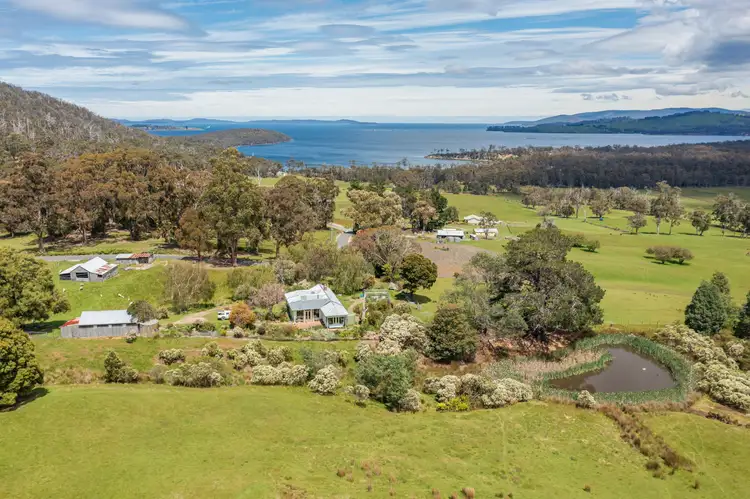 82 Randalls Bay Road, Randalls Bay TAS 7112