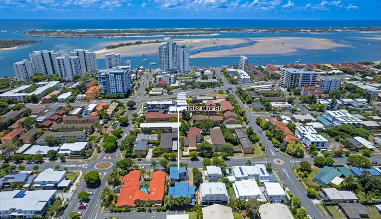 1/162 Muir Street, Labrador QLD 4215