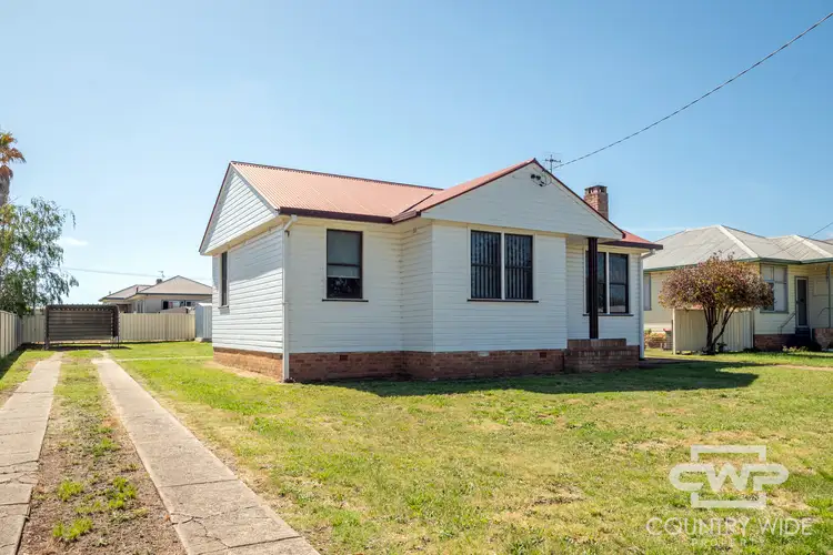35 Lewis Street, Glen Innes NSW 2370