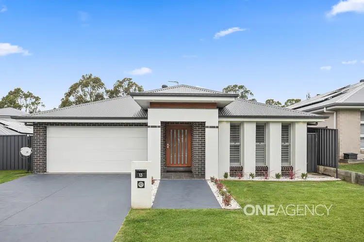 13 Holroyd Street, Albion Park NSW 2527