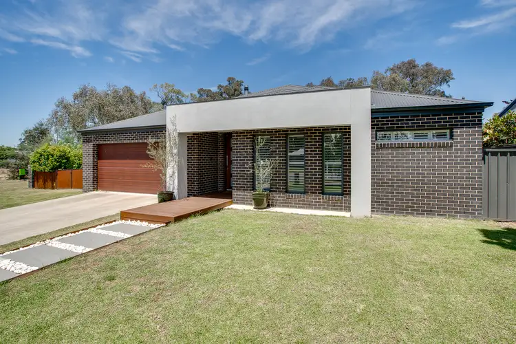 23 RIVERSIDE BOULEVARD, Killara VIC 3691