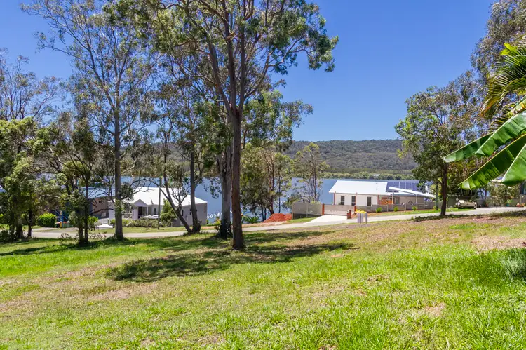 104 Wahine Drive, Russell Island QLD 4184