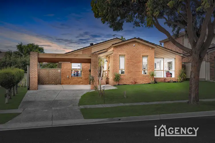 9 Huxley Crescent, Endeavour Hills VIC 3802