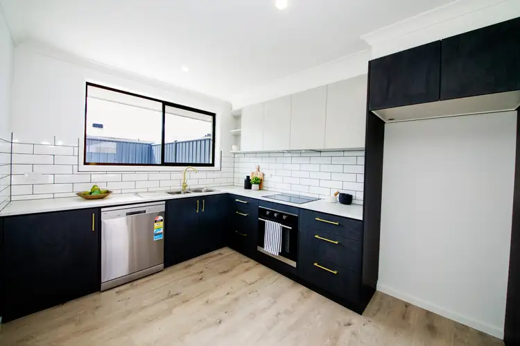 Second view of Homely block of units listing, 1,2,4,5/5 Pinniger Street, Yarrawonga VIC 3730
