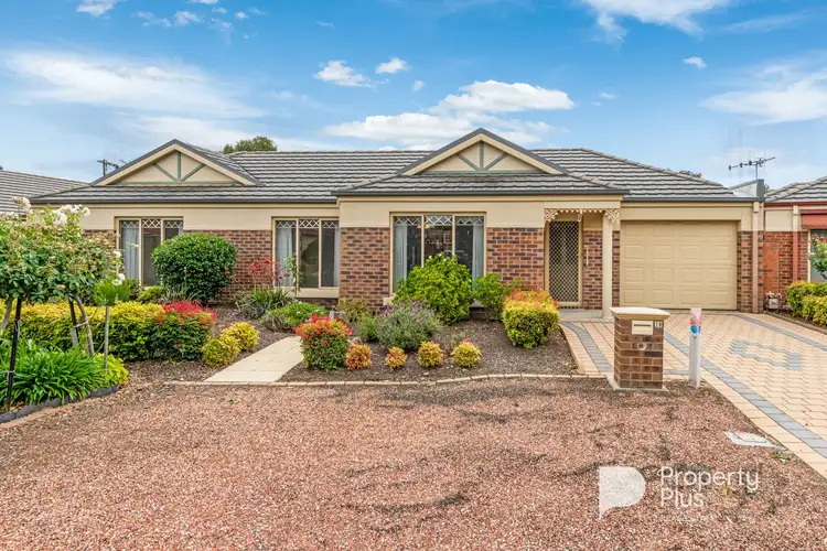 18 Windsor Gardens, Kangaroo Flat VIC 3555