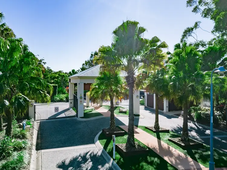 15 DUNES COURT