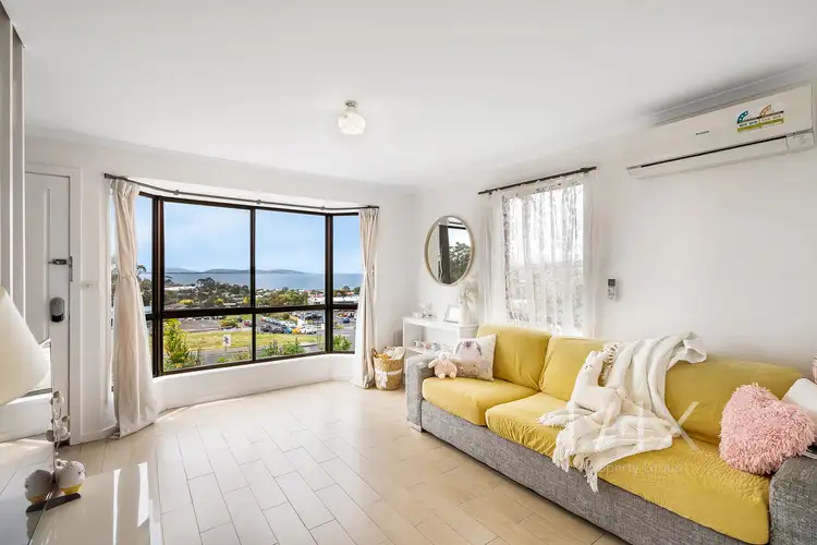 1/8 Opal Drive, Blackmans Bay TAS 7052