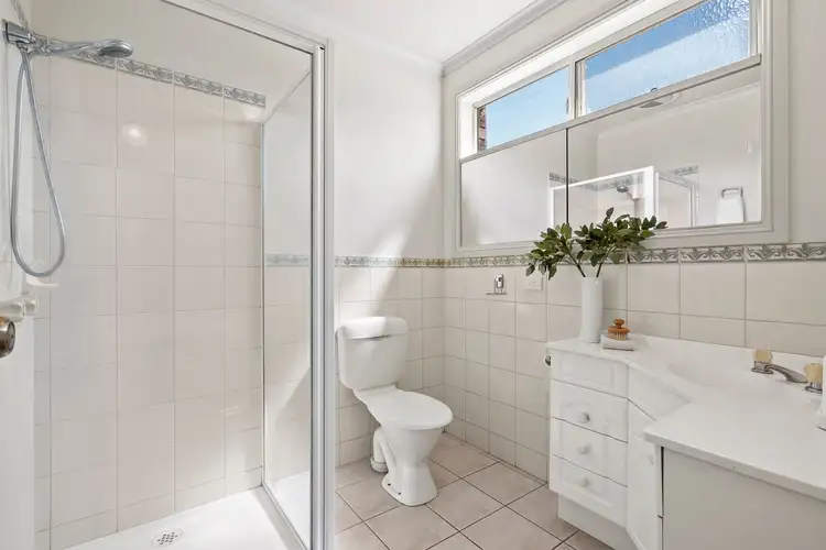 Sixth view of Homely house listing, 2 Redleaf Close, Lara VIC 3212