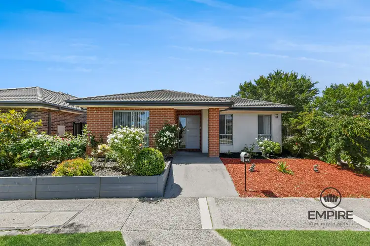 123 Selandra Boulevard, Clyde North VIC 3978