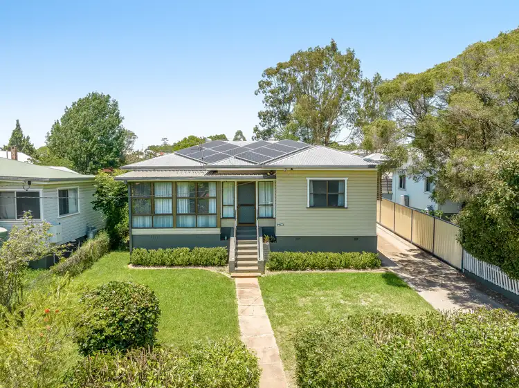 34 UNDERWOOD CRESCENT