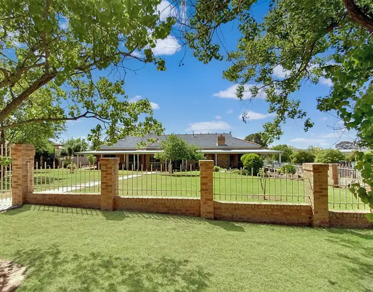 6 Brahman Street, Forbes NSW 2871