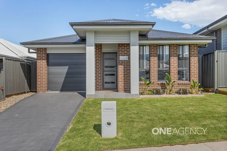 11 Bowral Crescent, Tullimbar NSW 2527