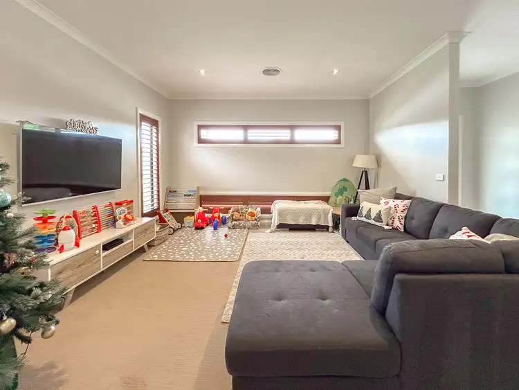 Fifth view of Homely house listing, 3 Dundas Lane, Swan Hill VIC 3585
