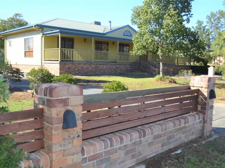 24 Guest Street, Narrabri NSW 2390