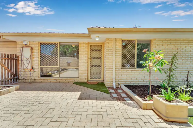 2 CARINDA PLACE, Alexander Heights WA 6064