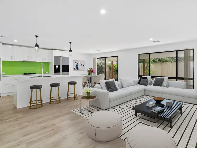 Second view of Homely semi-detached listing, 2/14 Parsons Crescent, Yarrawonga VIC 3730