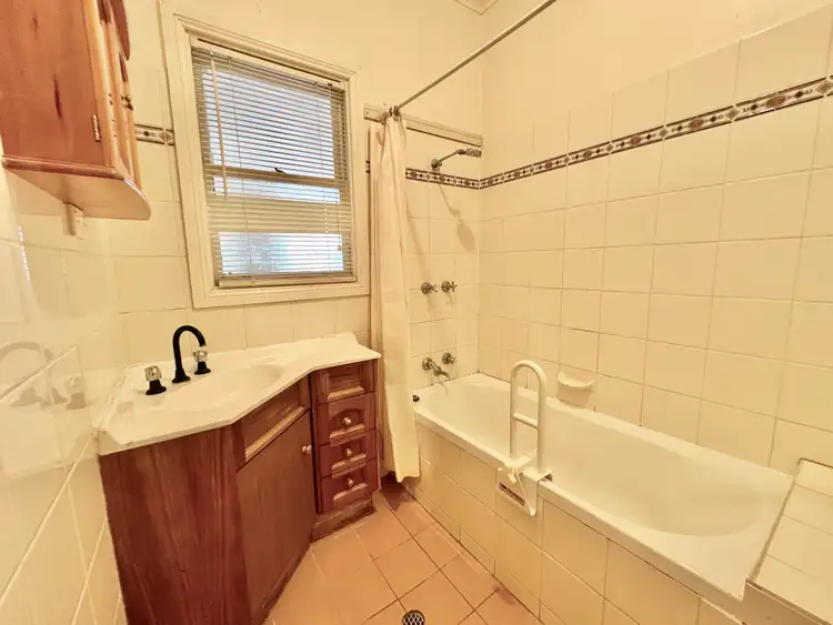 Fifth view of Homely house listing, 226 Lindsay Street, Hay NSW 2711