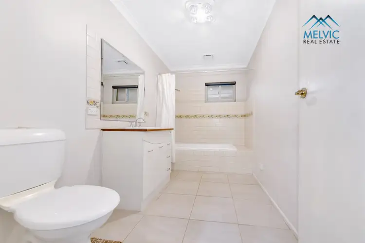 Fifth view of Homely house listing, 28 Leigh Drive, Pakenham VIC 3810