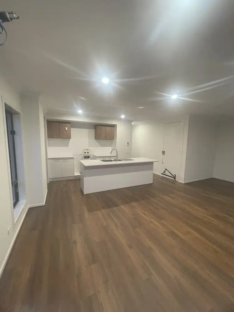 Sixth view of Homely house listing, 8 Edgemead Rise, Werribee VIC 3030