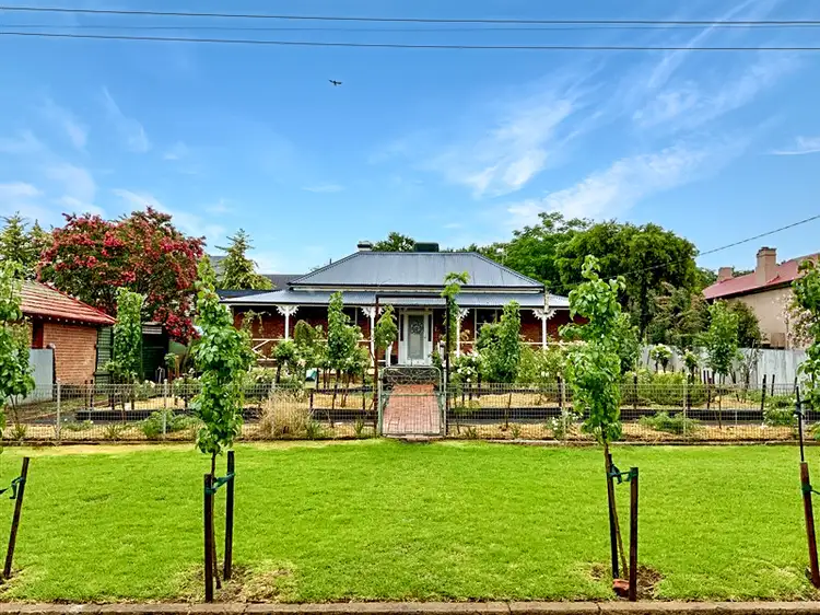 27 Farrand Street, Forbes NSW 2871